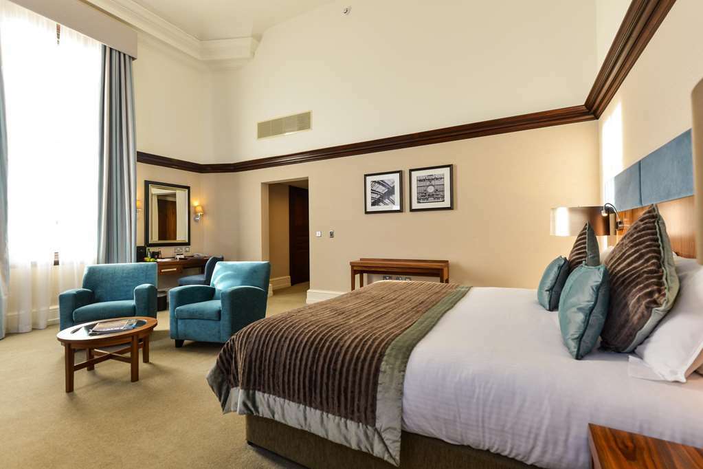 The Grand, Hotel